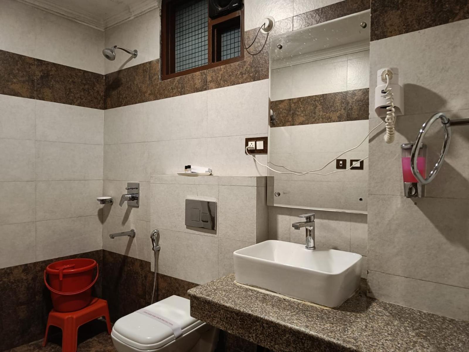 King Castle Mcleodganj-Centrally Heated And Air Cooled- Near Mall Road - Free Parking Dharamshala Exterior foto