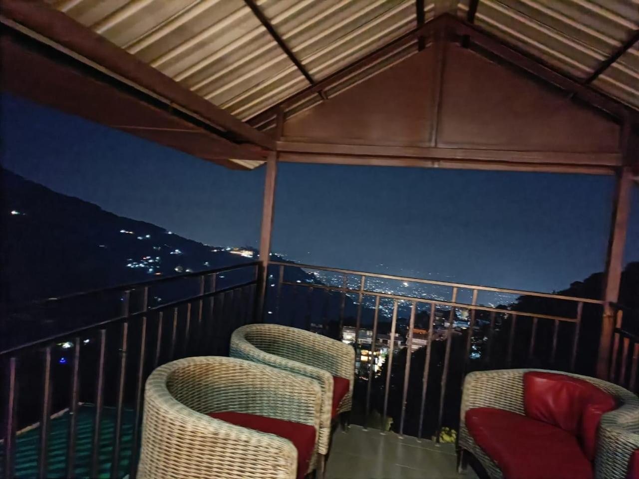 King Castle Mcleodganj-Centrally Heated And Air Cooled- Near Mall Road - Free Parking Dharamshala Exterior foto